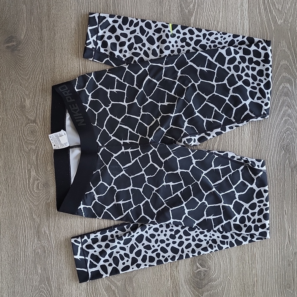 Nike Black Animal Print - M